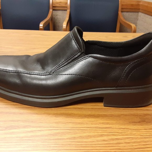 ECCO Men's Helsinki 2.0 Apron Toe Slip-On Loafer, Black, 10-10.5 - Picture 2 of 7